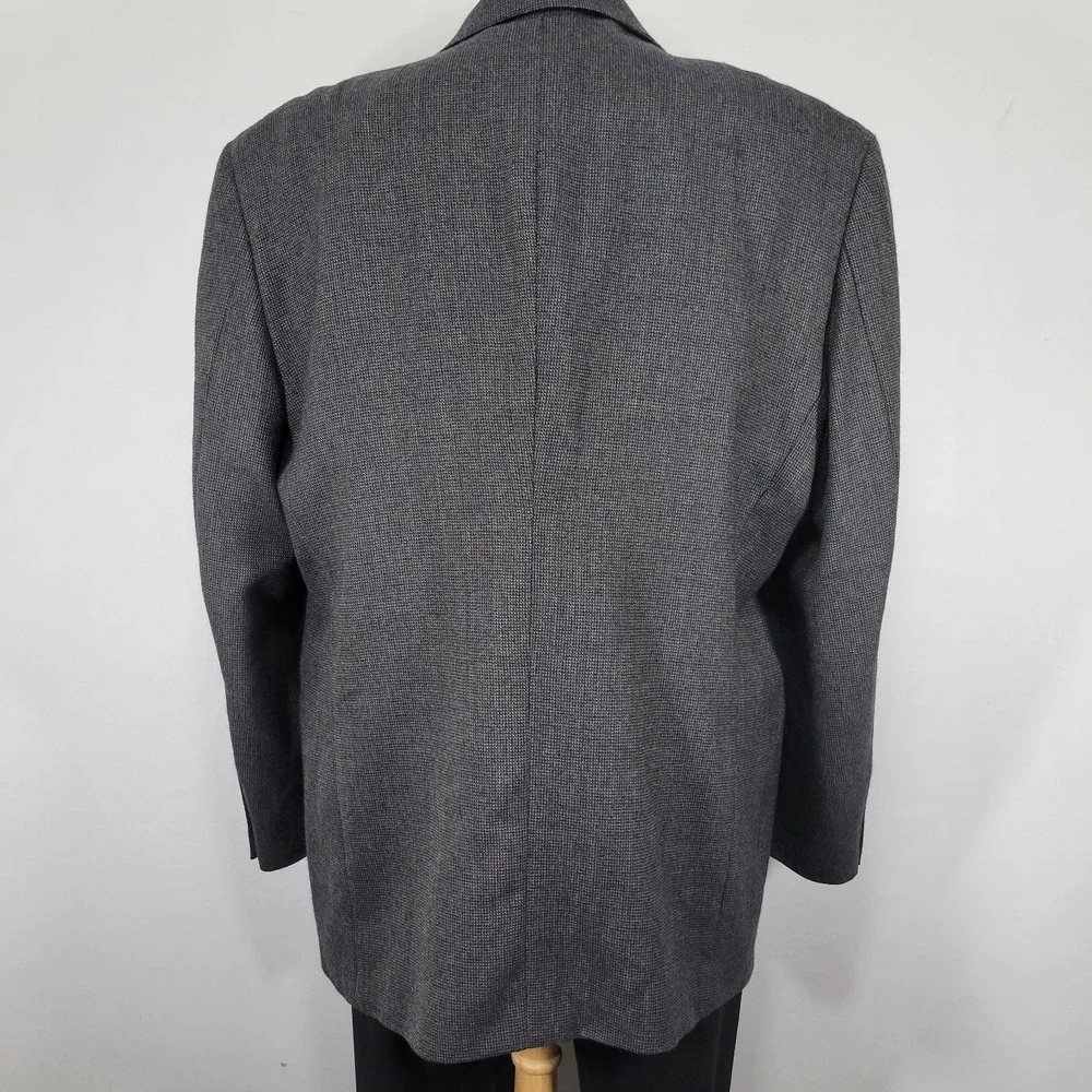 Pronto Uomo before completing